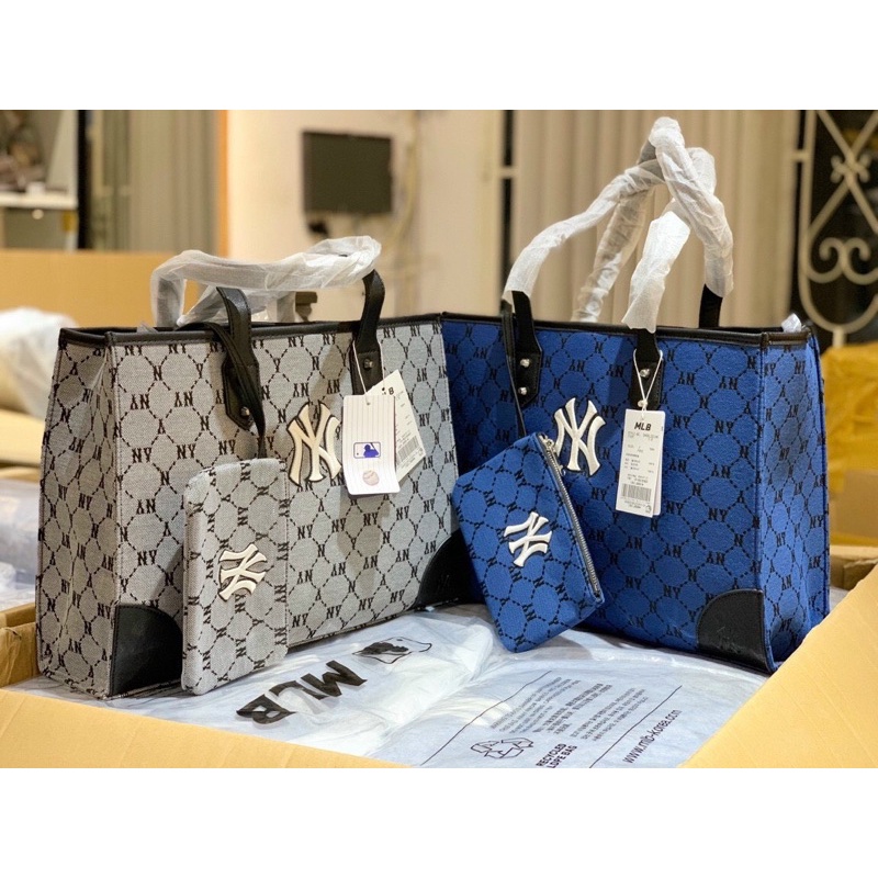 Túi Mlb tote monogram set đôi dáng vuông đựng cả thế giới
