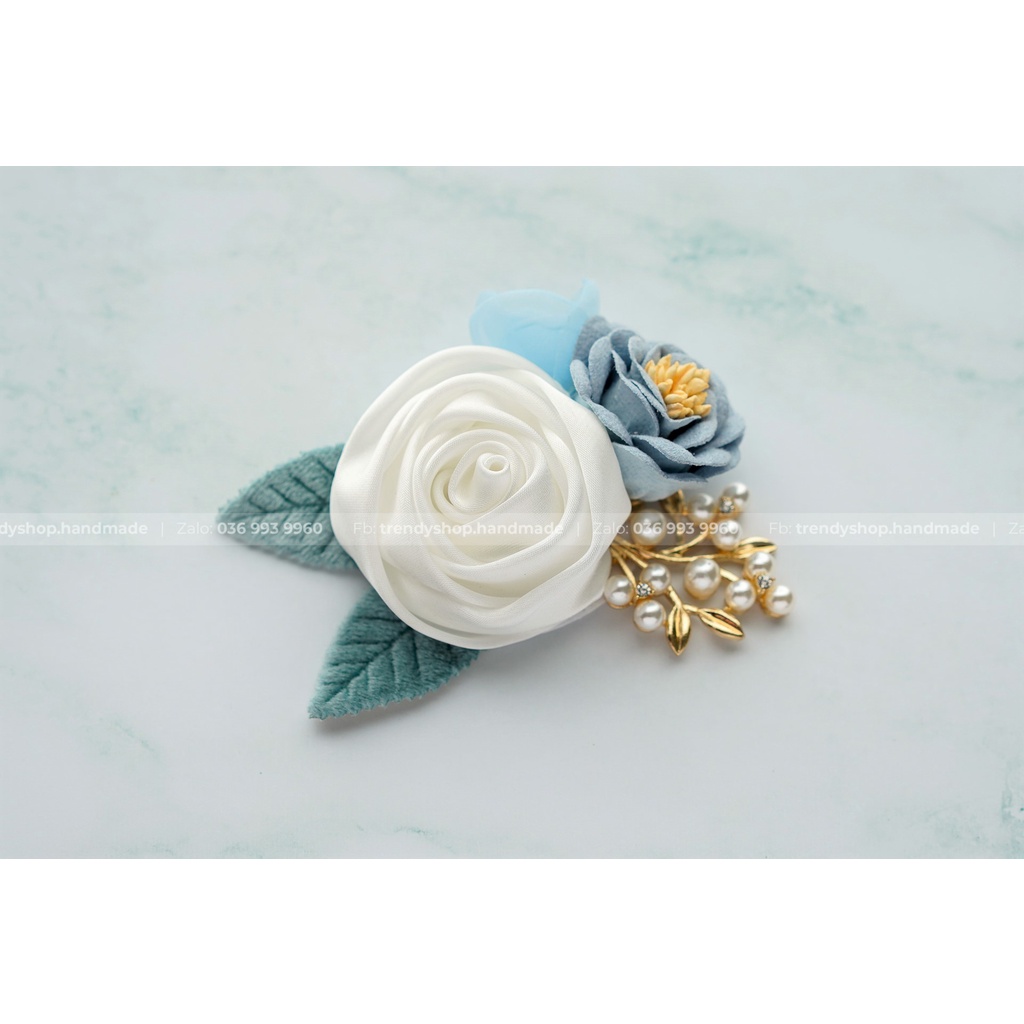 Hoa cài áo - Tag hoa hồng cuộn cài áo mix hoa và cành lá trai ghim cài - Hoa vải cài áo handmade