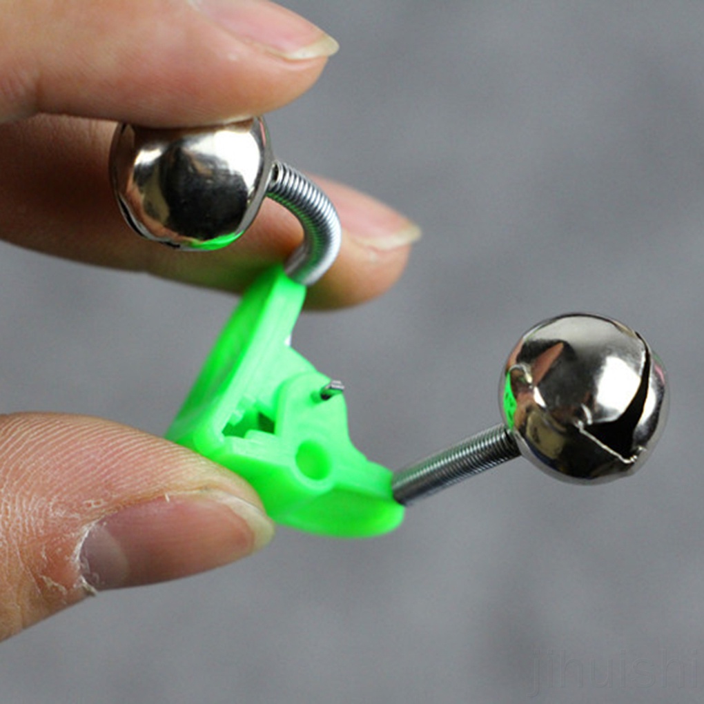 Chuông đôi báo cá cắn câu bằng sắt