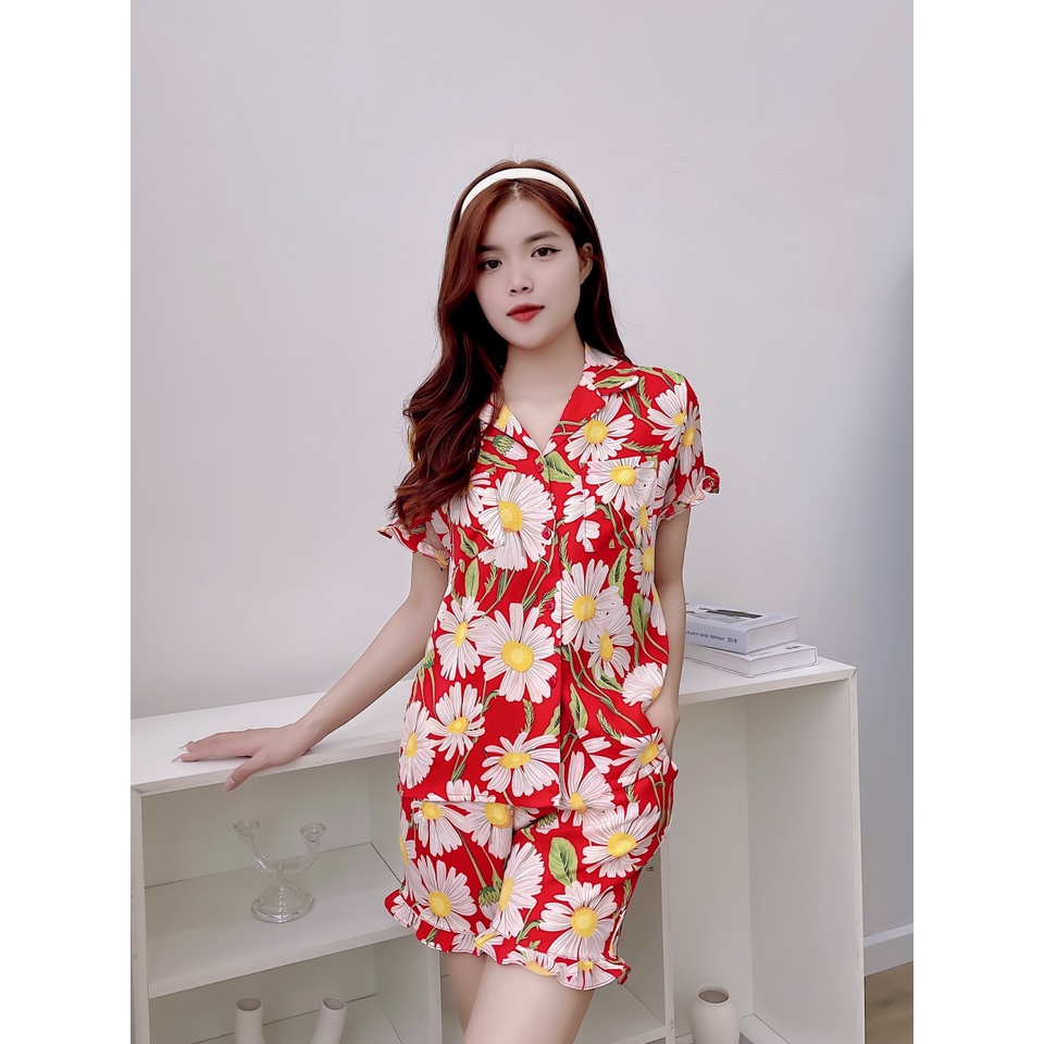 Đồ bộ nữ mặc nhà cao cấp chất liệu lụa họa tiết với áo cổ pyjama cộc tay quần lửng SXH2120