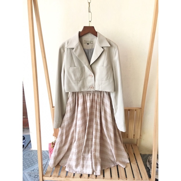 Jum dáng cổ vest