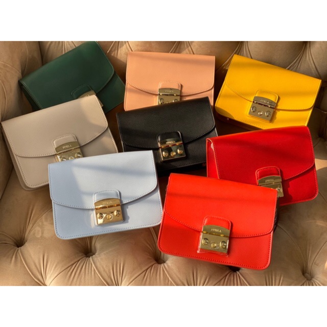 𝐓𝐮́𝐢 furl@ metropoli đeo chéo khoá vuông