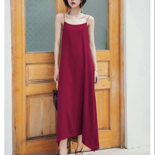 Váy maxi hai dây hở lưng form rộng dáng dài suông xẻ đùi