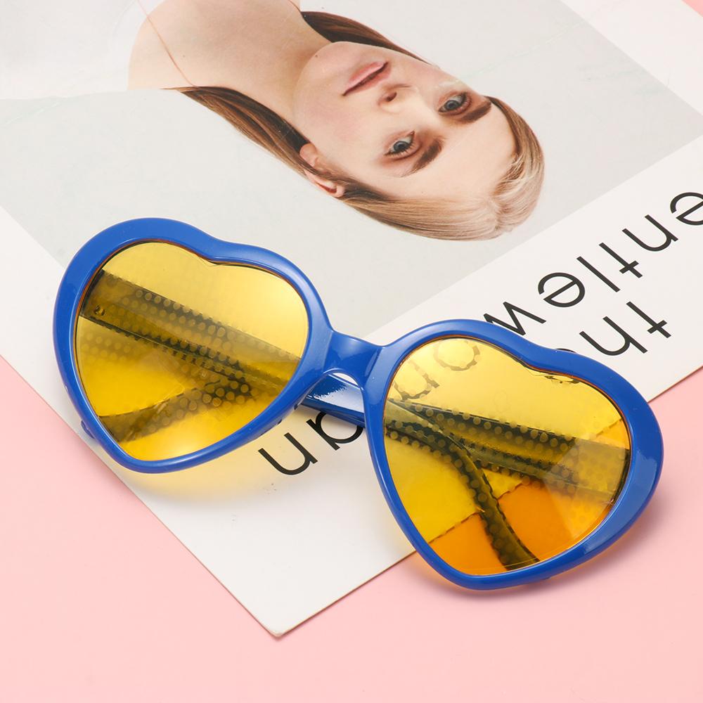 Mắt Kính Có Đèn Phát Sáng Hình Trái Tim Độc Đáo