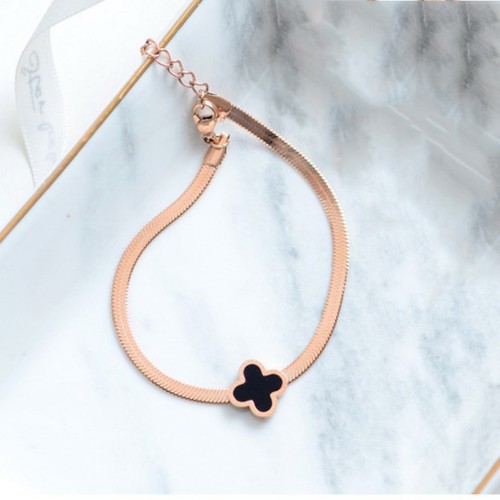 Lắc Tay Mì Sợi To Và Cỏ 4 Lá Titan Ko Đen TT 2763