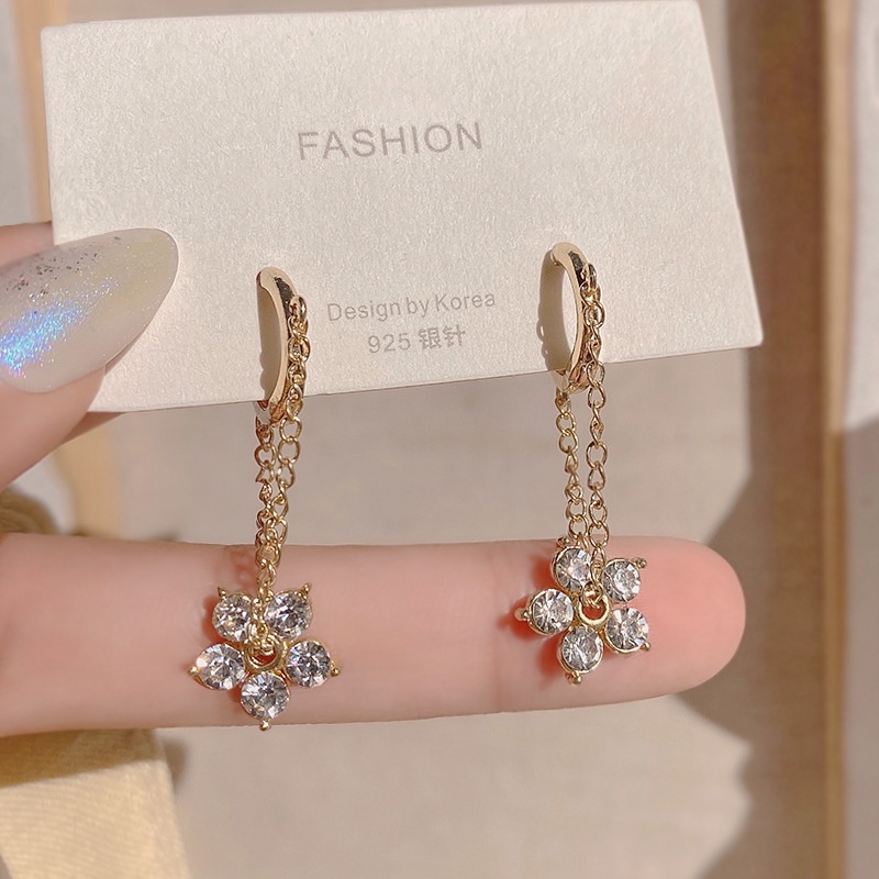 Bông tai dáng dài hình hoa đính đá phối tua rua thời trang cao cấp cho nữ