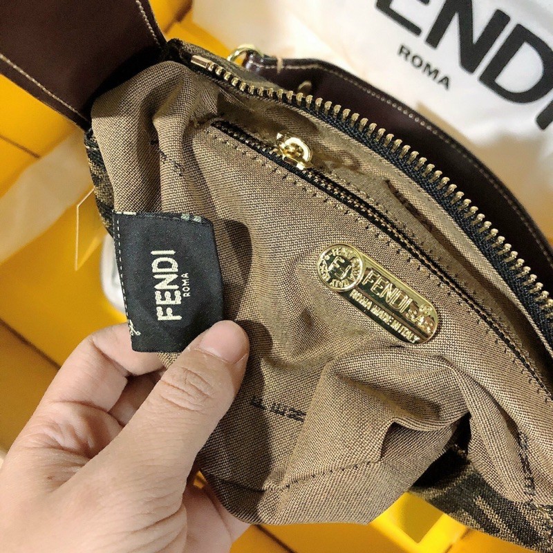 Túi chữ F độc lạ siêu rẻ