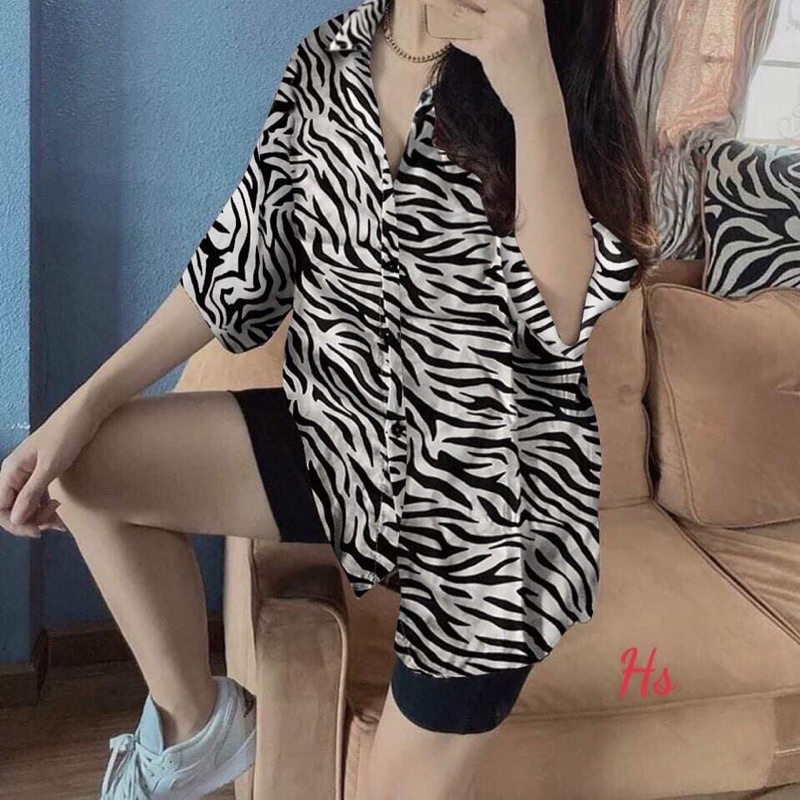 sét sơ mi thụng tay lỡ hoa văn ( ngựa vằn, báo đốm) và quần đùi legging năng động trẻ chung
