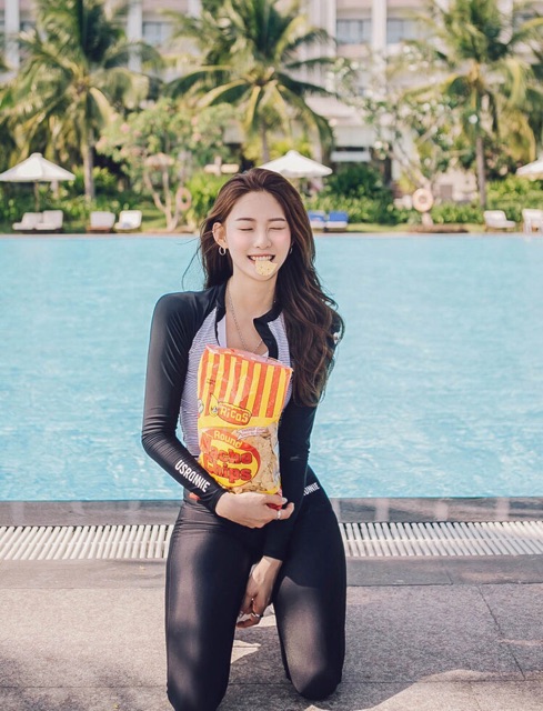 Set đồ bơi dài tay quần dài cạp cao áo khoác sọc ngang | BigBuy360 - bigbuy360.vn