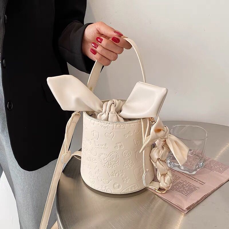 Túi đeo chéo/ đeo một vai thời trang mùa hè mới kiểu dáng nước ngoài