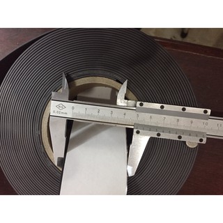 Nam châm dẻo dạng cuộn 50x1,6x10.000mm có băng keo hai mặt, dẫn hướng cho robot
