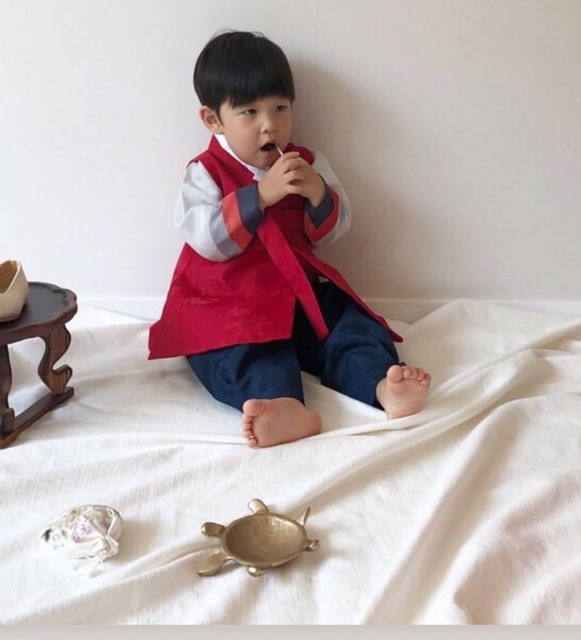 HANBOK ĐỎ BÉ TRAI