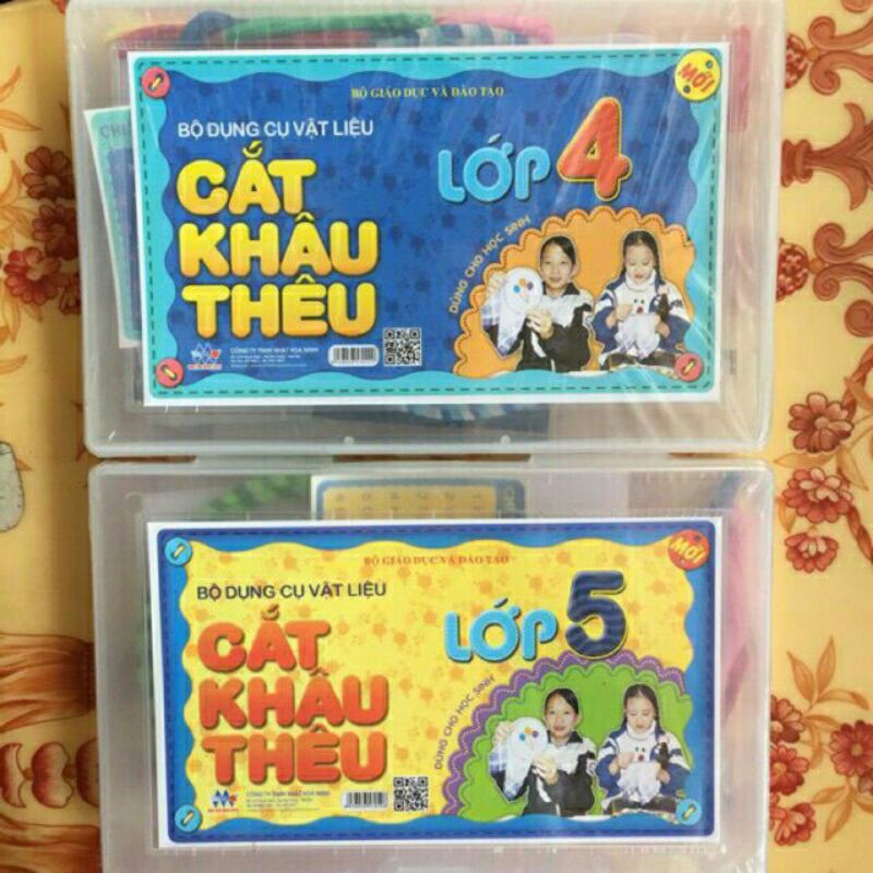 Bộ dụng cụ kỹ thuật cắt, khâu, thêu lớp 4