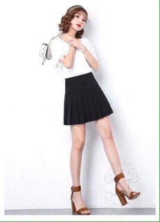 Chân váy đen xếp li M55