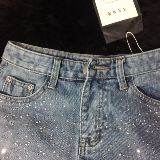 Xả thanh lý Short bò đính đá free size dưới 53kg.