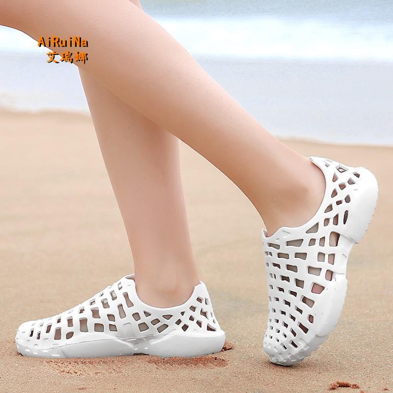 Giày Crocs Đi Mưa Chống Trượt Thiết Kế Thoáng Khí Thời Trang Cho Cặp Đôi