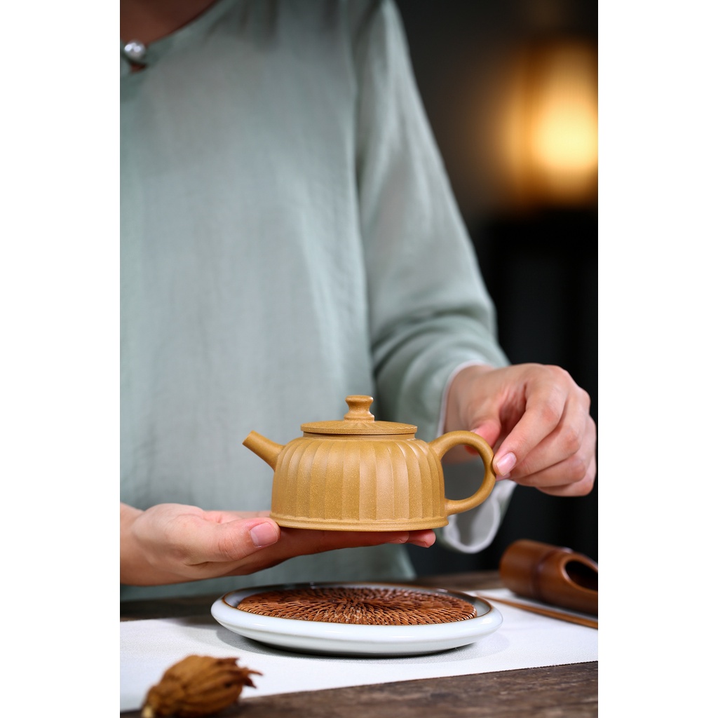 Ấm Tử Sa Nghi Hưng Chung Quỳ 220 ml (Đoạn Nê)