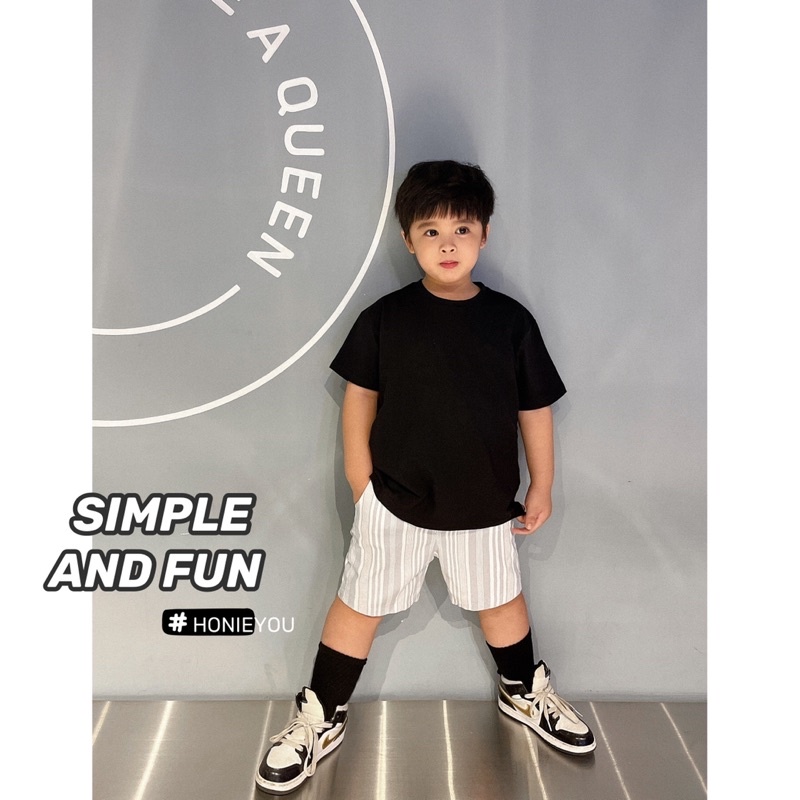 Quần short kẻ sọc co giãn bé trai