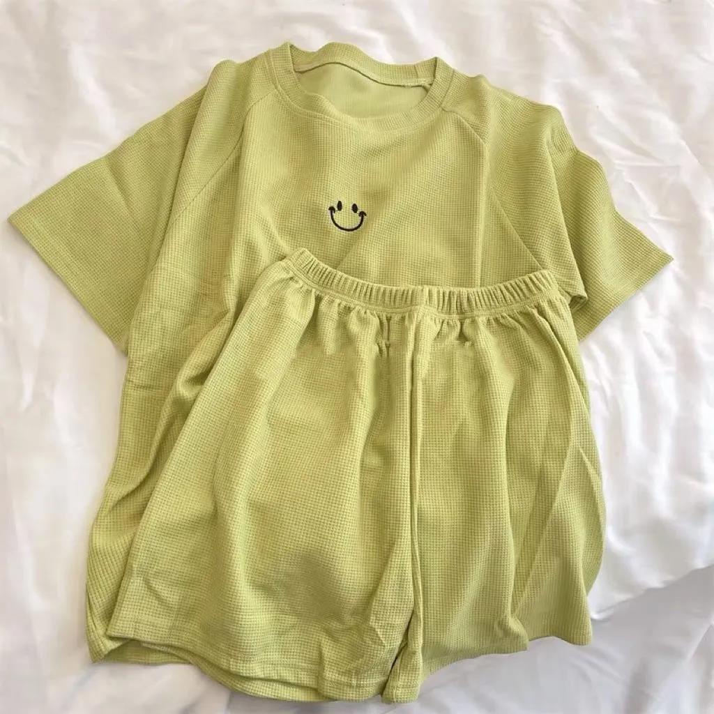 Bộ Đồ Ngủ Áo Tay Ngắn Phối Quần Short Vải Lụa Lạnh Mỏng Dáng Rộng Thoải Mái Thời Trang Mùa Hè Cho Học Sinh