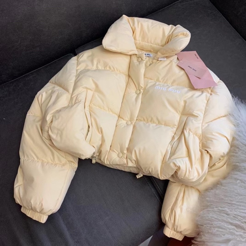 Áo khoác phao béo dáng croptop thương hiệu Miu Miu cao cấp