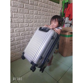 Vali kẻ dọc size 24 giá rẻ
