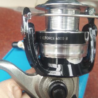 Máy câu cá Daiwa SF Strike Force 2500/4000
