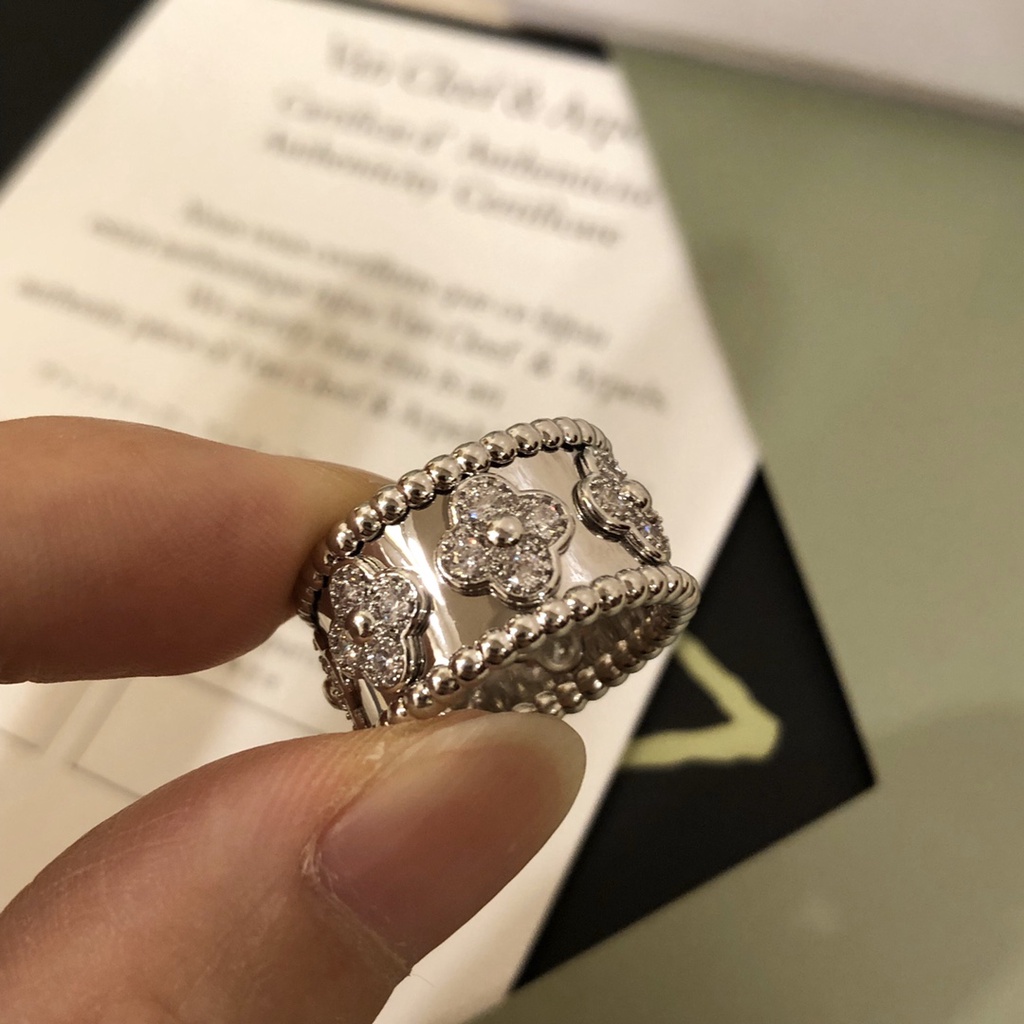 Phong Cách Mới V & C-A Nhẫn Hình Cỏ Bốn Lá Thời Trang Cho Nữ