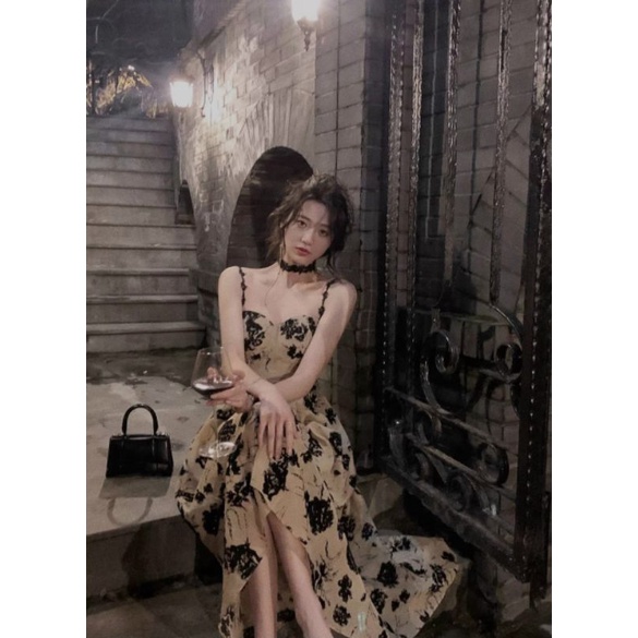 Đầm maxi xoè 2 dây hoa kem đen