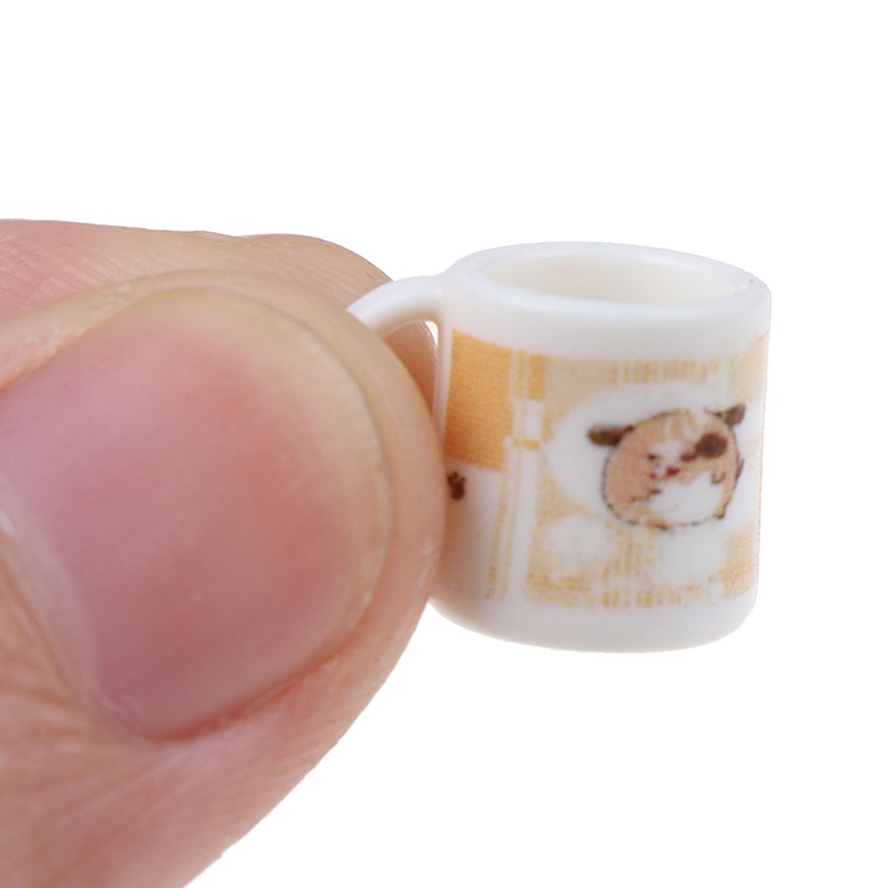 Bộ 2 Tách Trà / Cà Phê Mini Tỉ Lệ 1 / 12 Dùng Để Trang Trí Nhà Búp Bê