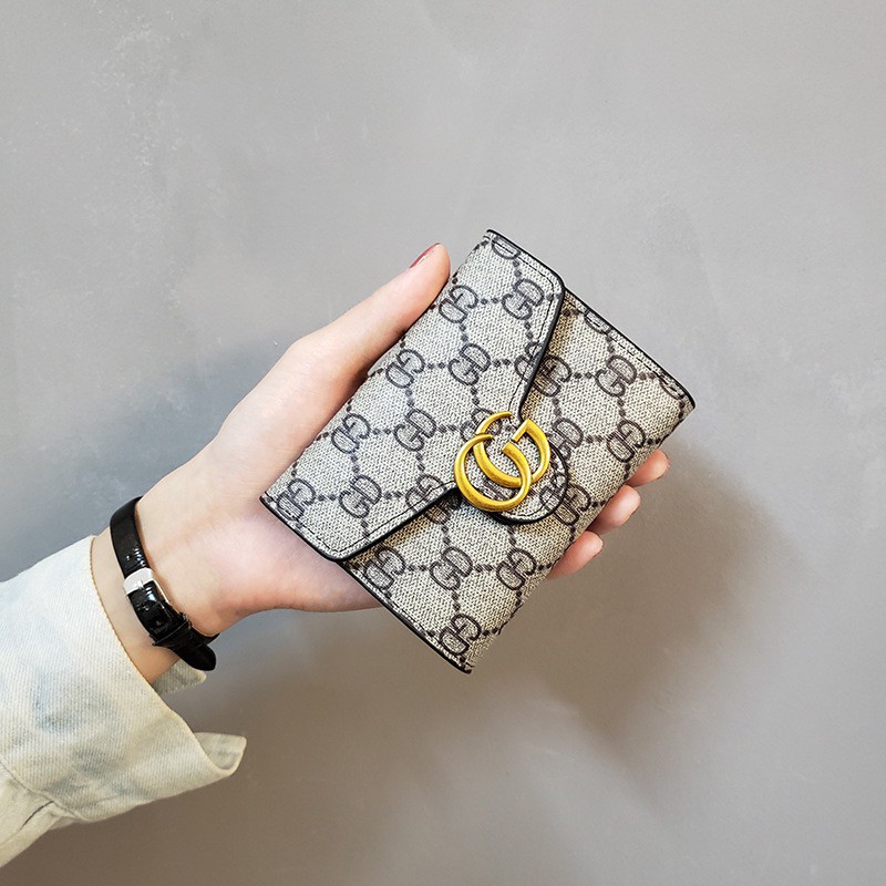 Ví gấp đựng thẻ ngắn nhỏ có nút bấm in họa tiết bàn cờ