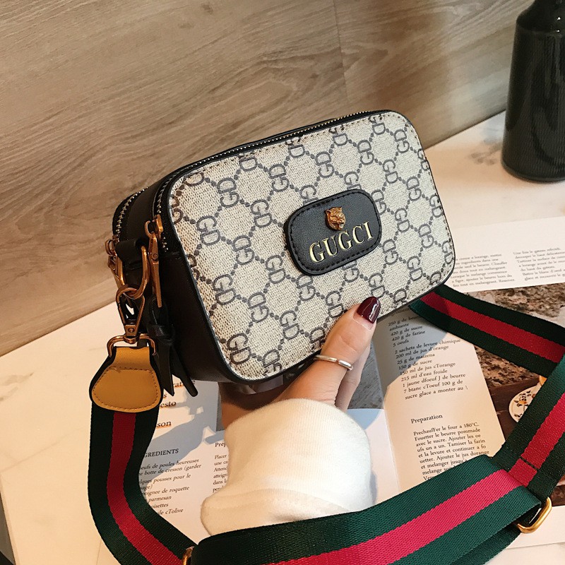 Túi clutch dây đeo vai in hoạ tiết gắn đầu hổ thời trang Hàn Quốc | BigBuy360 - bigbuy360.vn