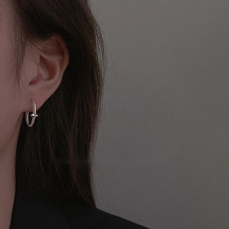 Khuyên Tai Tròn Kim Loại Màu Bạc Phong Cách hip hop