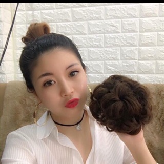 Tóc giả búi hoa