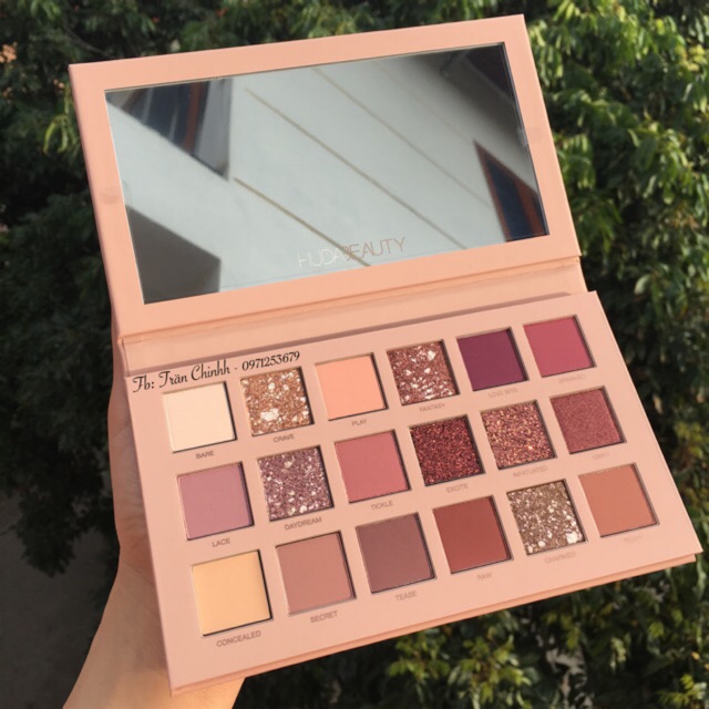 Có sănx - Bảng phấn mắt Huda Beauty the New Nude