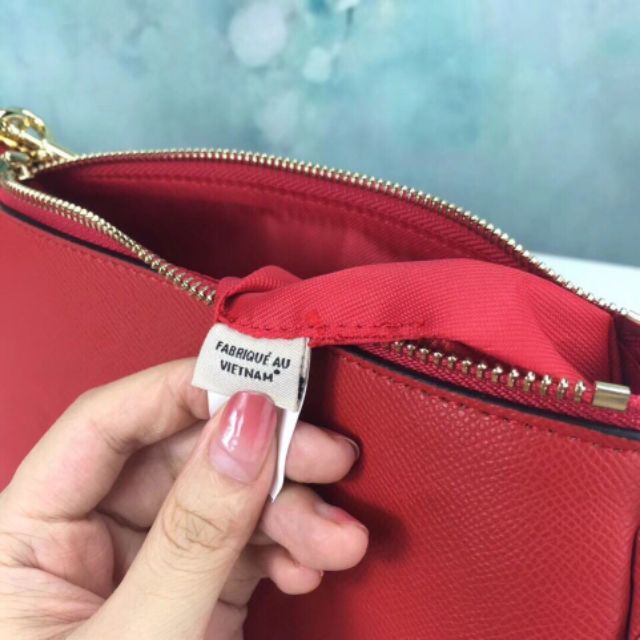 ❤️TÚI COACH MINI xinh lắm luôn
8460372933758
Túi có 2 dây: 1 dây dài đeo chéo + 1 dây xách tay.