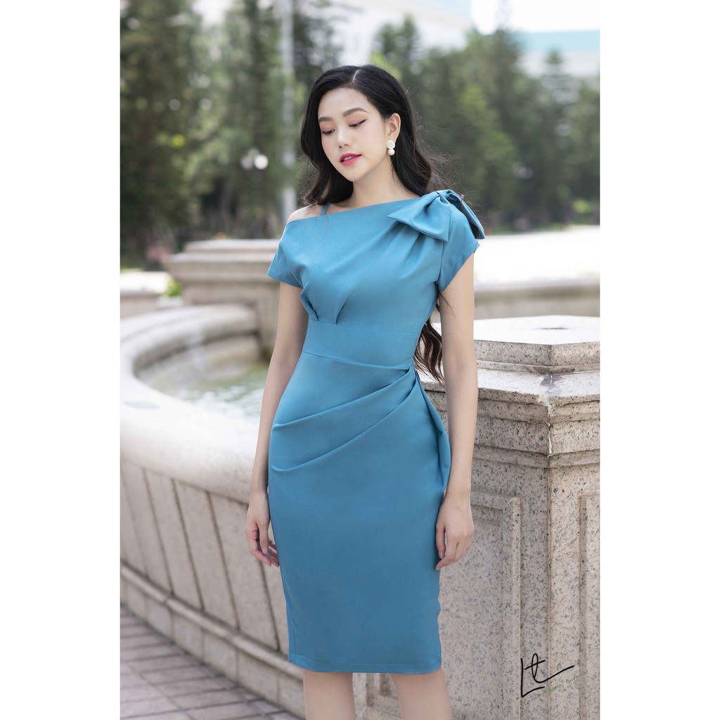 VÁY ÔM KẾT NƠ TRÊN VAI SANG TRỌNG VÀ QUYẾN RŨ | BigBuy360 - bigbuy360.vn