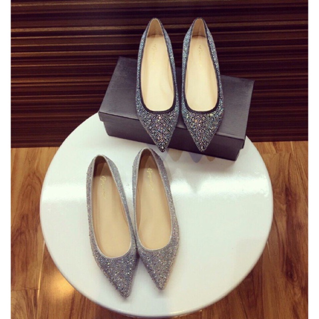 Giày bệt Louboutin đá pha Lê siêu sinh ( kèm hình thật )