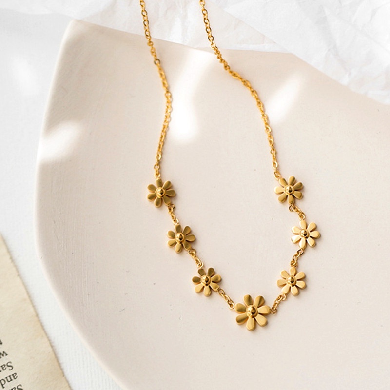 dây chuyền nữ titan 18k vàng thép không gỉ Vòng cổ nữ hoa cúc Phụ kiện phong cách Hàn Quốc
