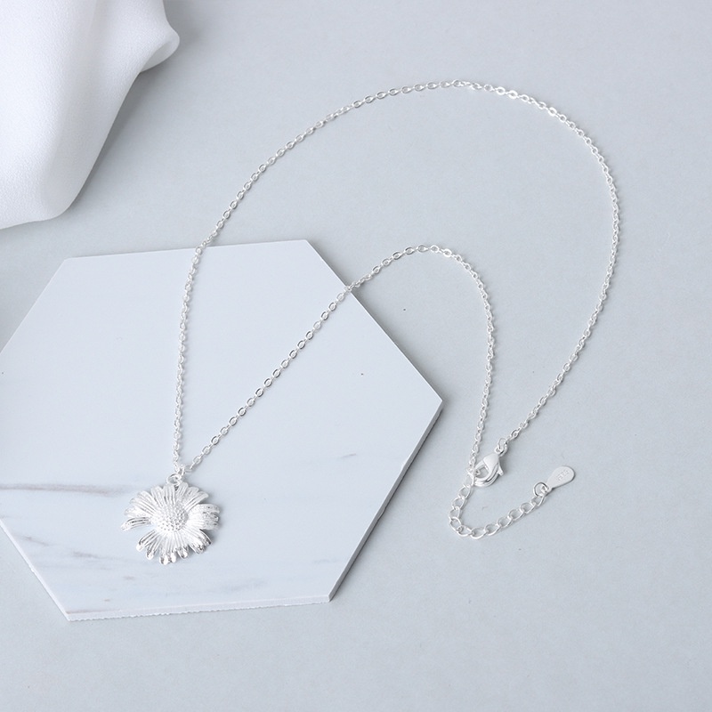 Vòng cổ Mặt Hình Hoa Cúc Nhỏ Đơn Giản Thời Trang Cho Nữ