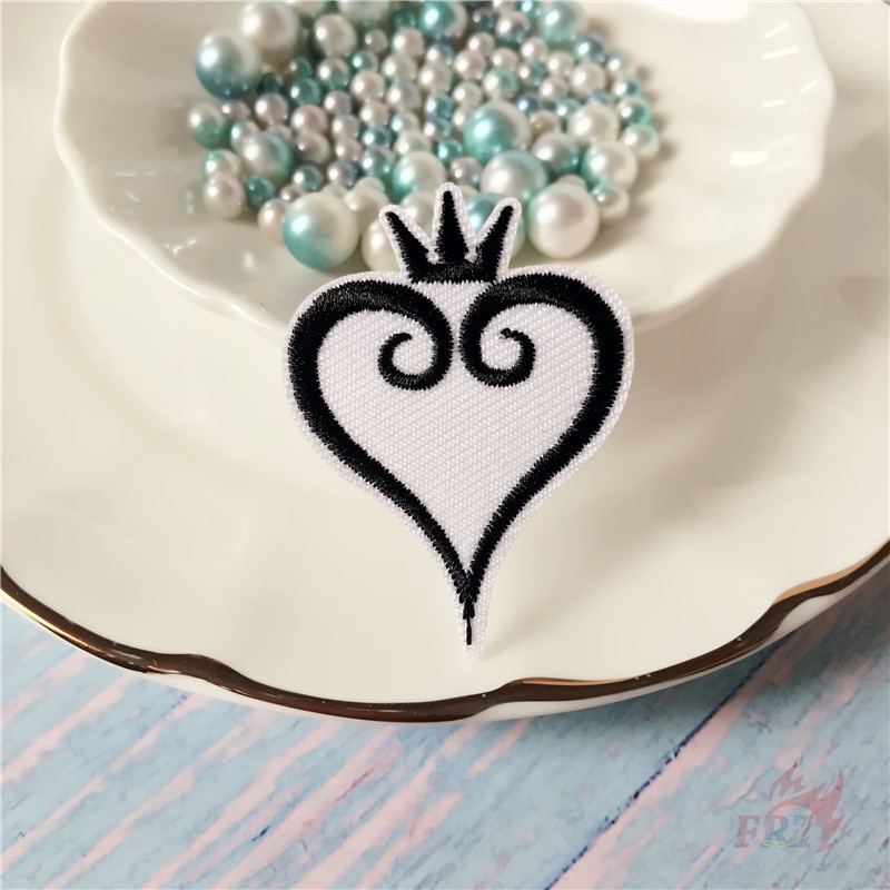 1 Sticker Ủi Thêu Hình Vương Miện Rpg