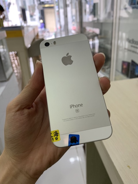 Điện thoại iPhone SE 64GB giá tốt