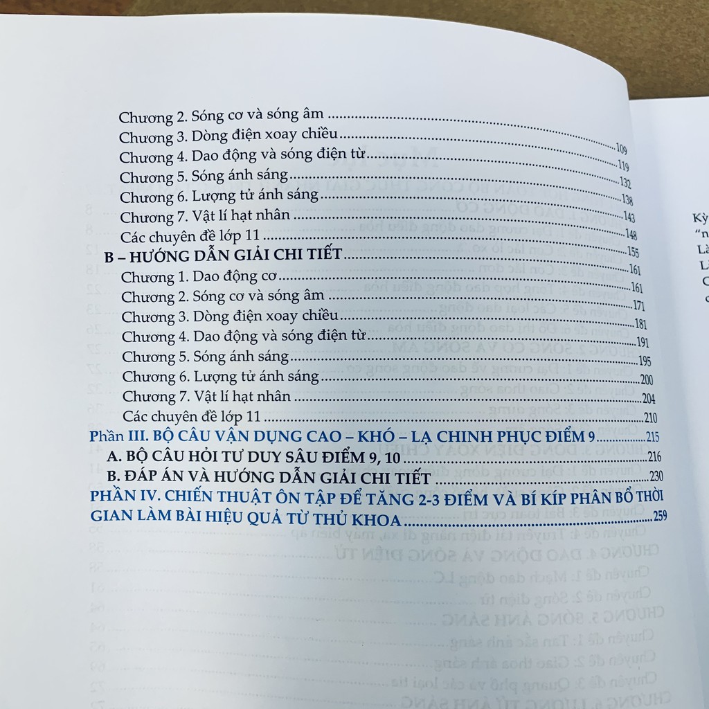 Sách Lớp 12 - Combo sách cấp tốc môn Lí và sổ tay Lí Hóa Sinh lớp 12 bứt phá 9,10đ