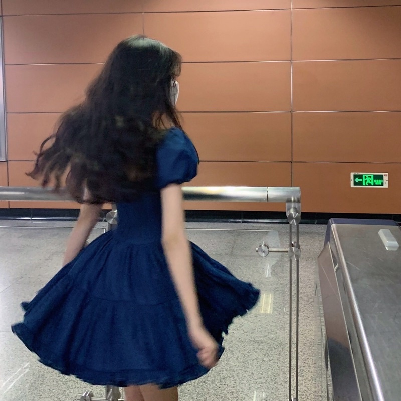 Váy Jean cổ vuông khoét ngực tay bồng siêu xinh