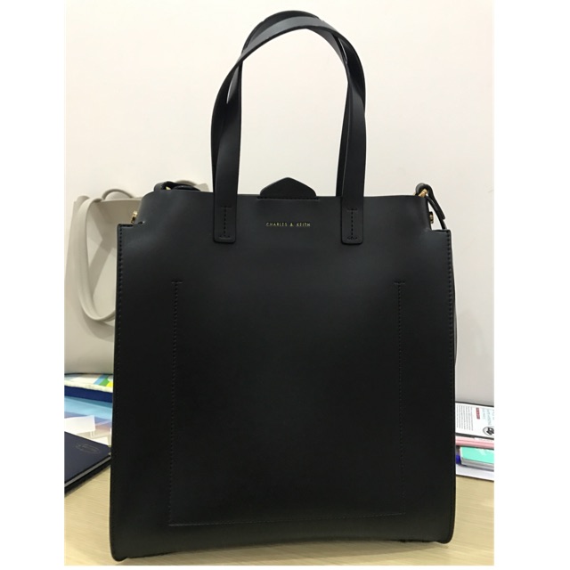 Túi Charles & keith size30