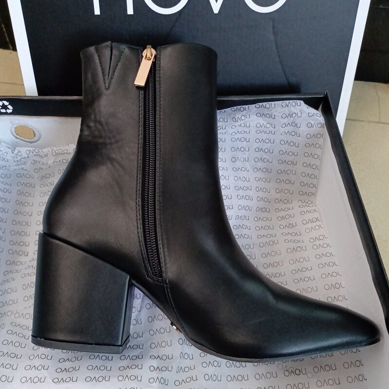 Boots cổ ngắn gót cao . xuất uk