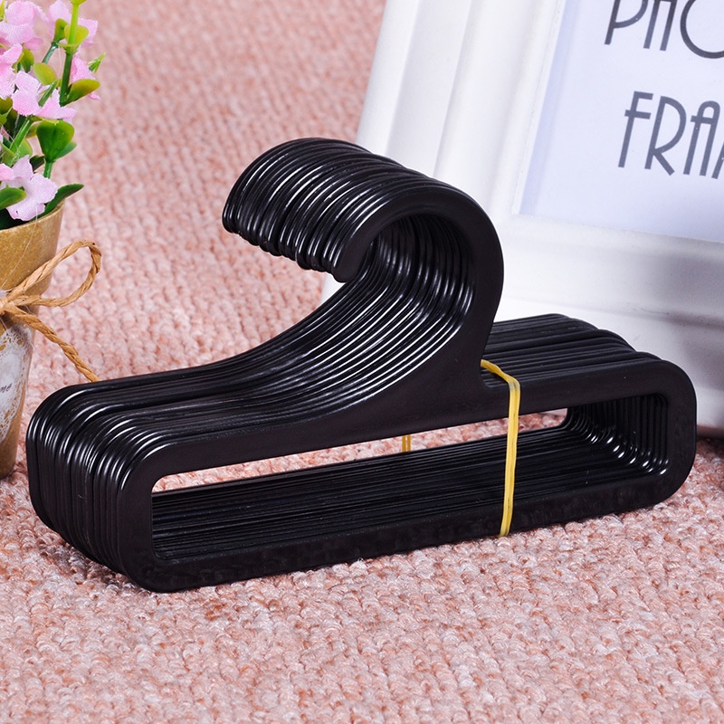 Móc Nhựa Treo Quần Áo Trẻ Em Tiện Dụng