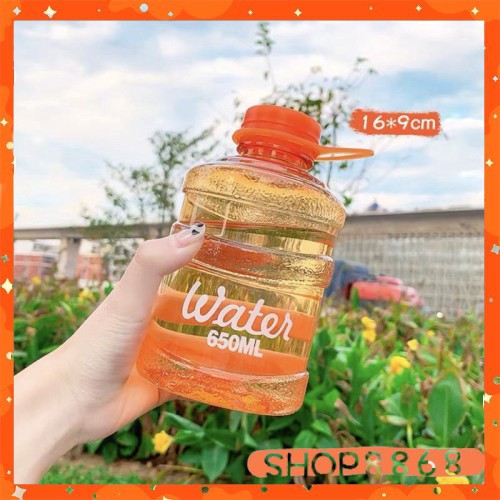 Bình nhựa du lịch trong suốt có quai 650ml (ngẫu nhiên màu) - SHOP8868