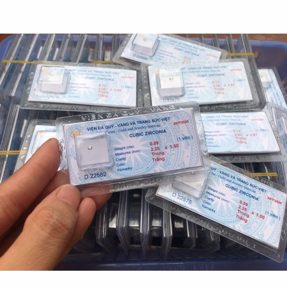 Đá gắn răng kim cương - - Bảo hành vĩnh viễn về độ sáng, không đẹp hoàn lại tiền cho các nàng