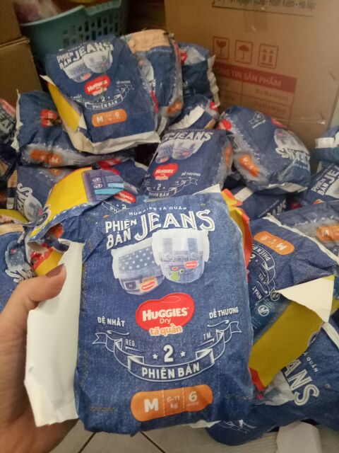 Combo 30 tả quần jeans huggies size M 6-11kg