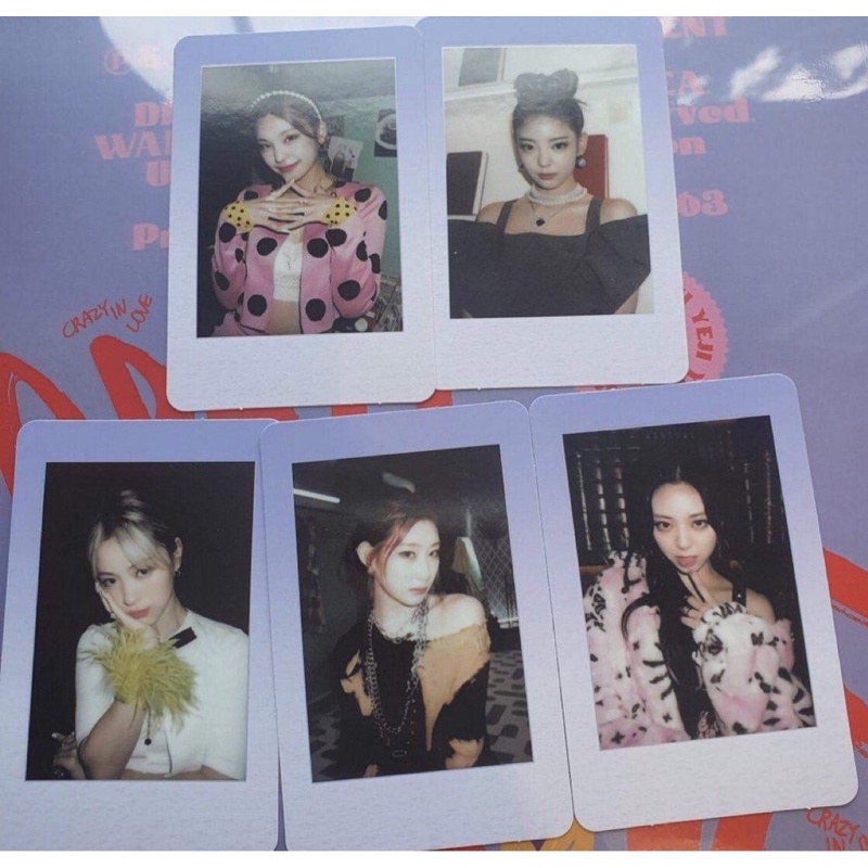 Hình ảnh Polaroid Synnara ITZY-CRAZY IN LOVE